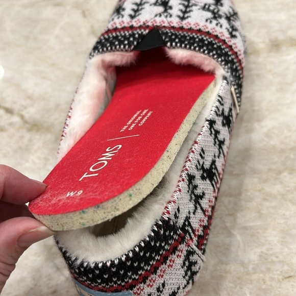 NEW TOMS Alpargata Slippers | Fair Isle Reindeer Print | Faux Fur Lined | Size 9 - Picture 8 of 11